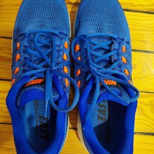 NIKE Men's Air Zoom Vomero 12, size 13 M US